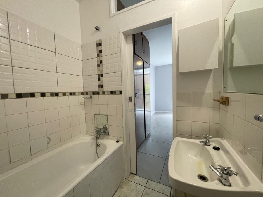 To Let 1 Bedroom Property for Rent in Braamfontein Gauteng