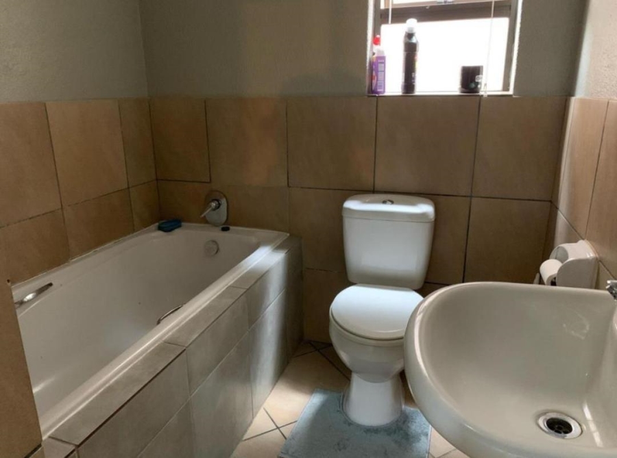 3 Bedroom Property for Sale in Alrode Gauteng