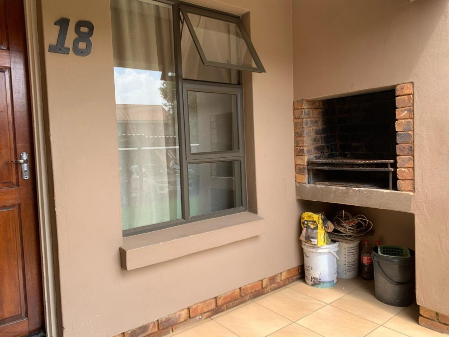 3 Bedroom Property for Sale in Alrode Gauteng