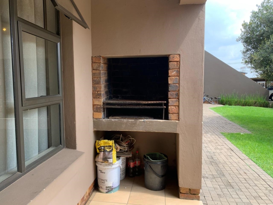 3 Bedroom Property for Sale in Alrode Gauteng