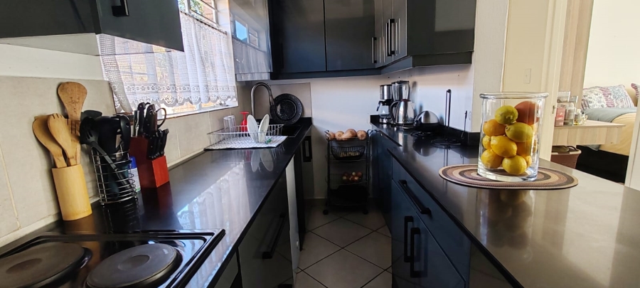 To Let 3 Bedroom Property for Rent in Cloverdene Gauteng