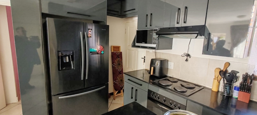 To Let 3 Bedroom Property for Rent in Cloverdene Gauteng
