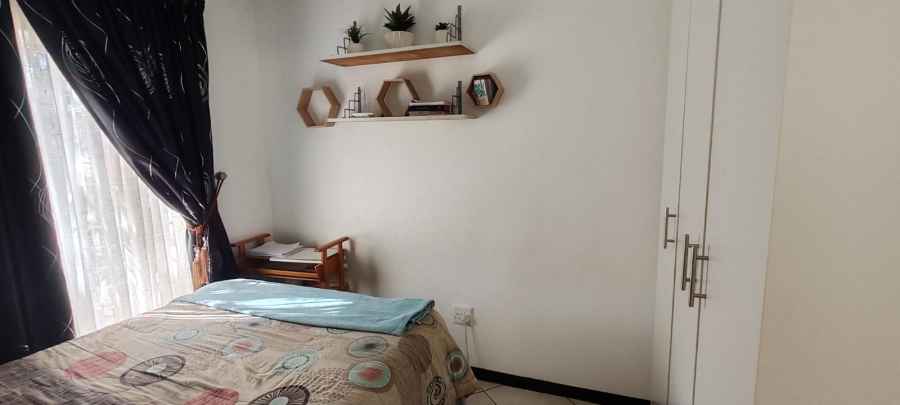 To Let 3 Bedroom Property for Rent in Cloverdene Gauteng