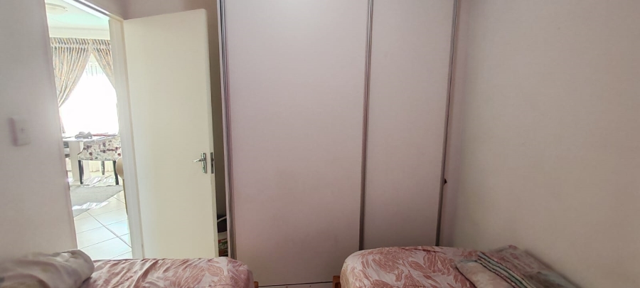 To Let 3 Bedroom Property for Rent in Cloverdene Gauteng