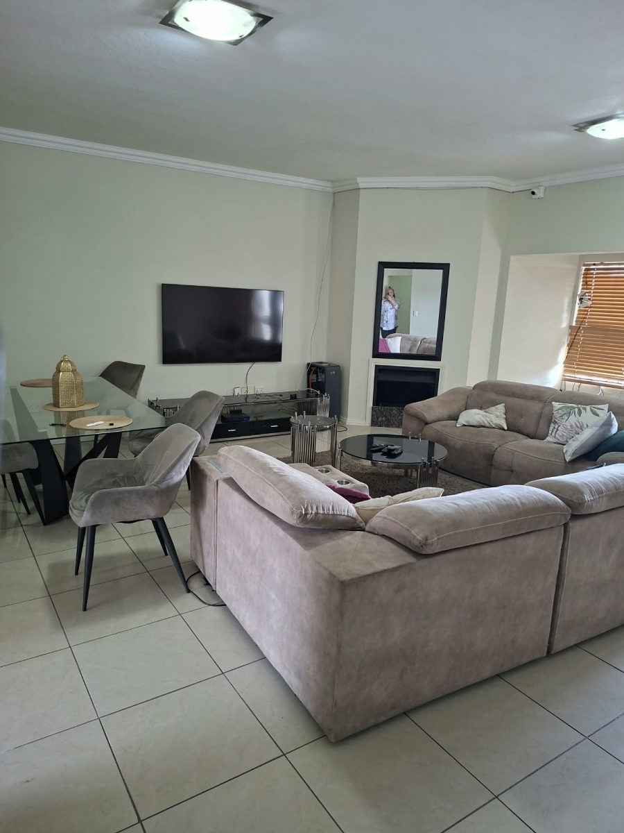 To Let 3 Bedroom Property for Rent in Greenstone Hill Gauteng