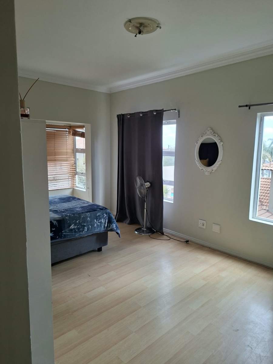 To Let 3 Bedroom Property for Rent in Greenstone Hill Gauteng