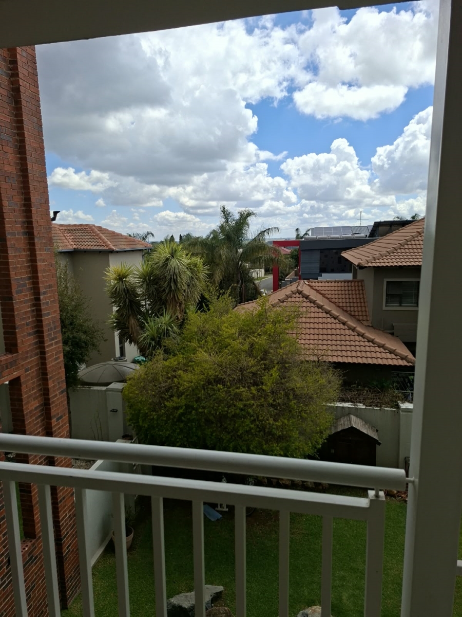 To Let 3 Bedroom Property for Rent in Greenstone Hill Gauteng