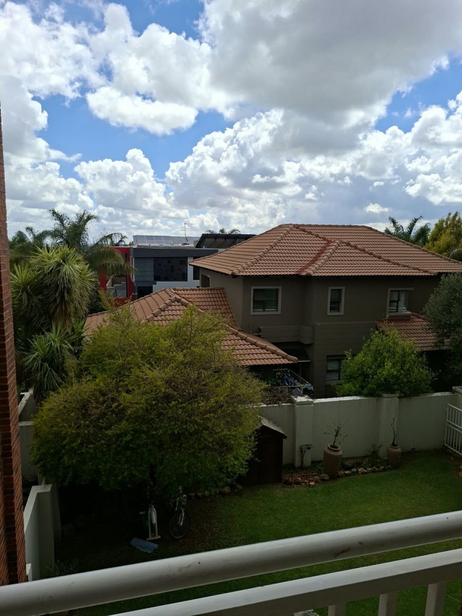 To Let 3 Bedroom Property for Rent in Greenstone Hill Gauteng