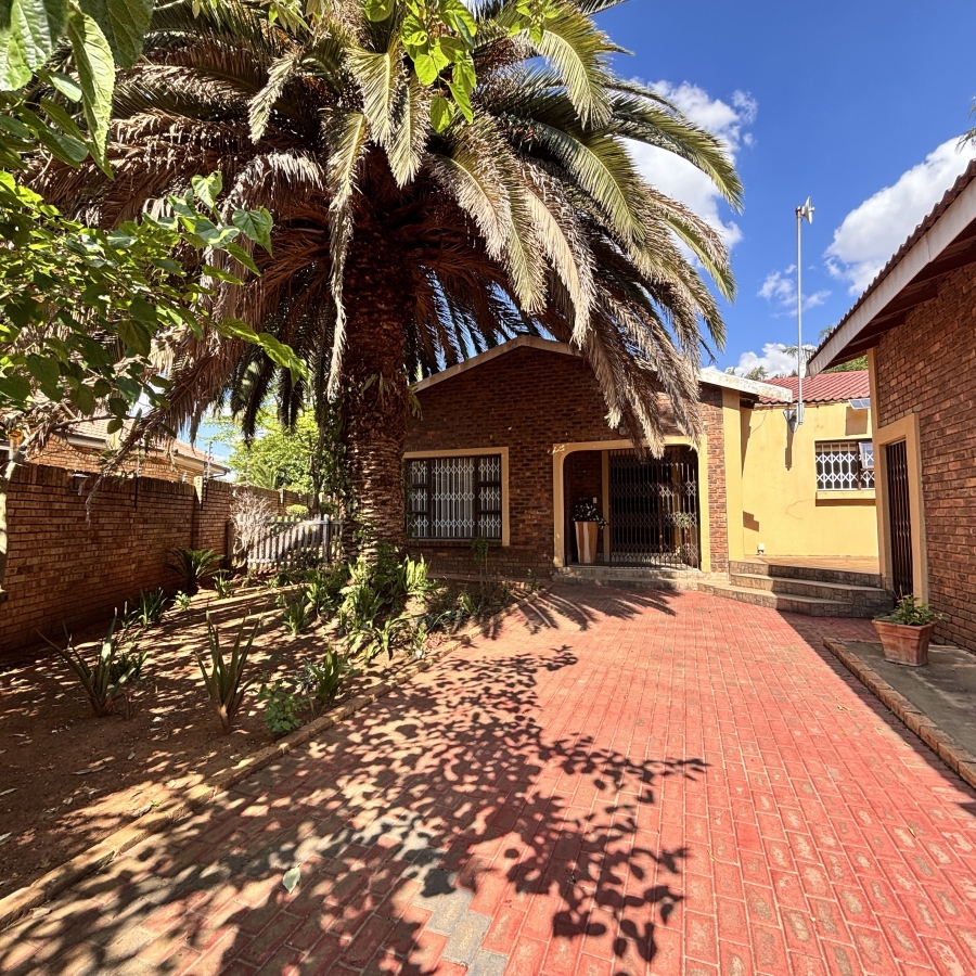 4 Bedroom Property for Sale in Greenhills Gauteng