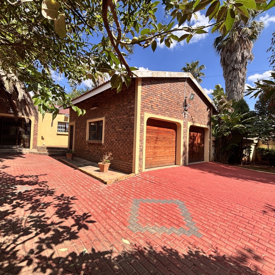 4 Bedroom Property for Sale in Greenhills Gauteng