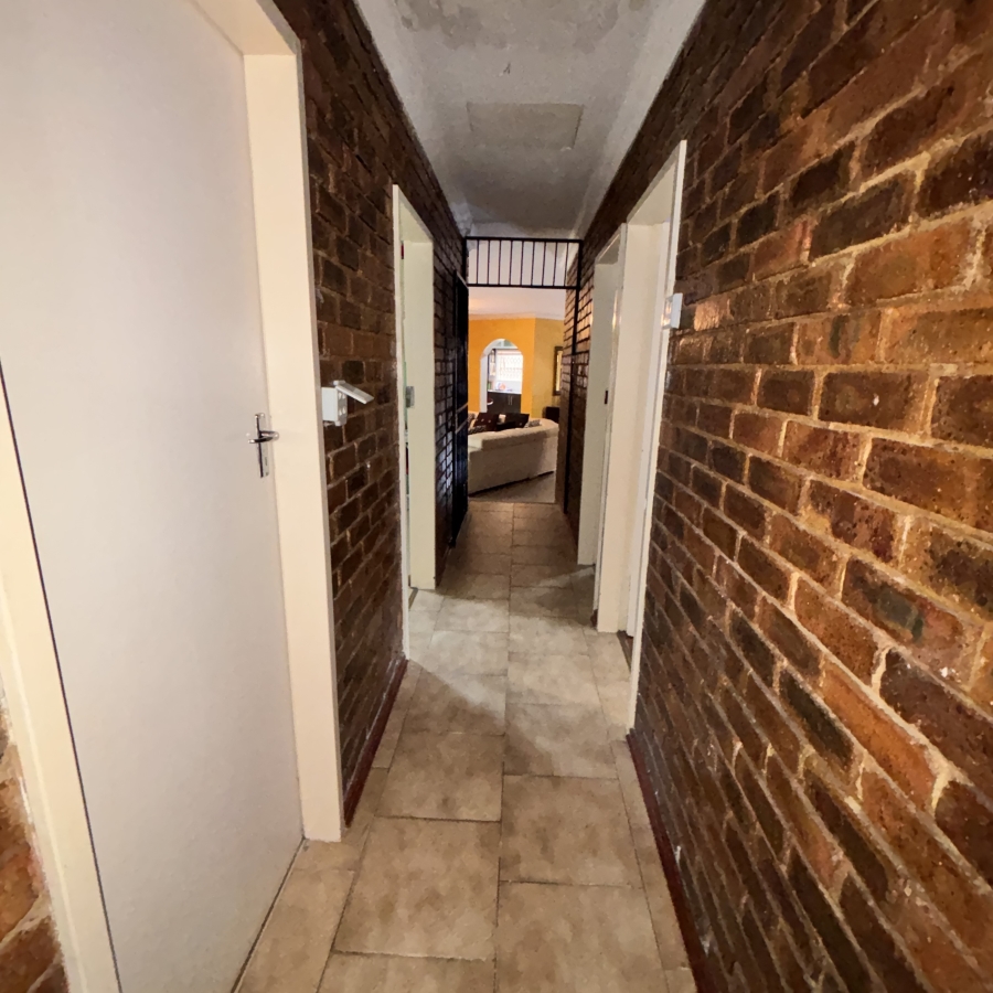4 Bedroom Property for Sale in Greenhills Gauteng