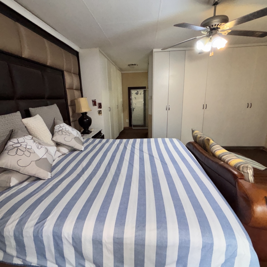 4 Bedroom Property for Sale in Greenhills Gauteng