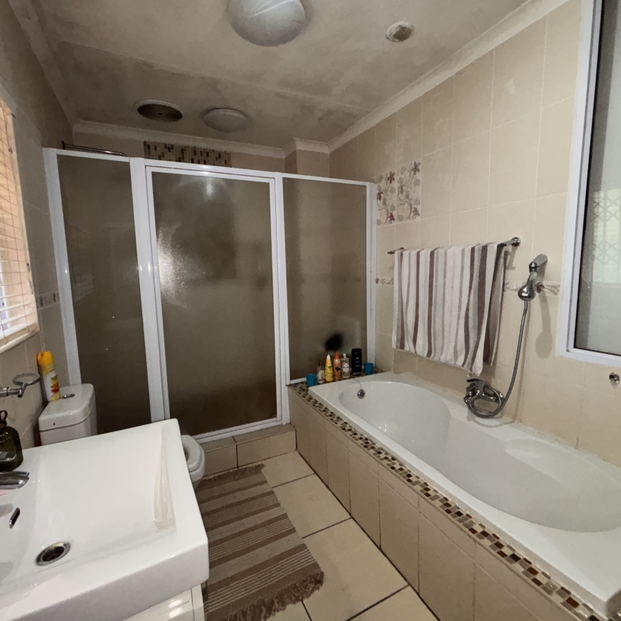 4 Bedroom Property for Sale in Greenhills Gauteng