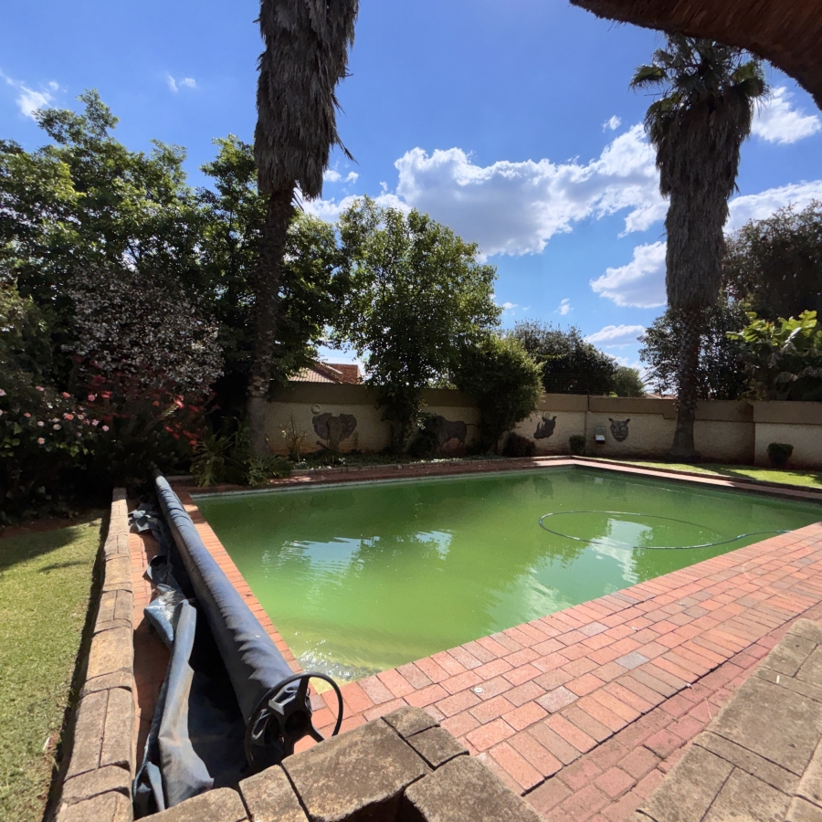 4 Bedroom Property for Sale in Greenhills Gauteng