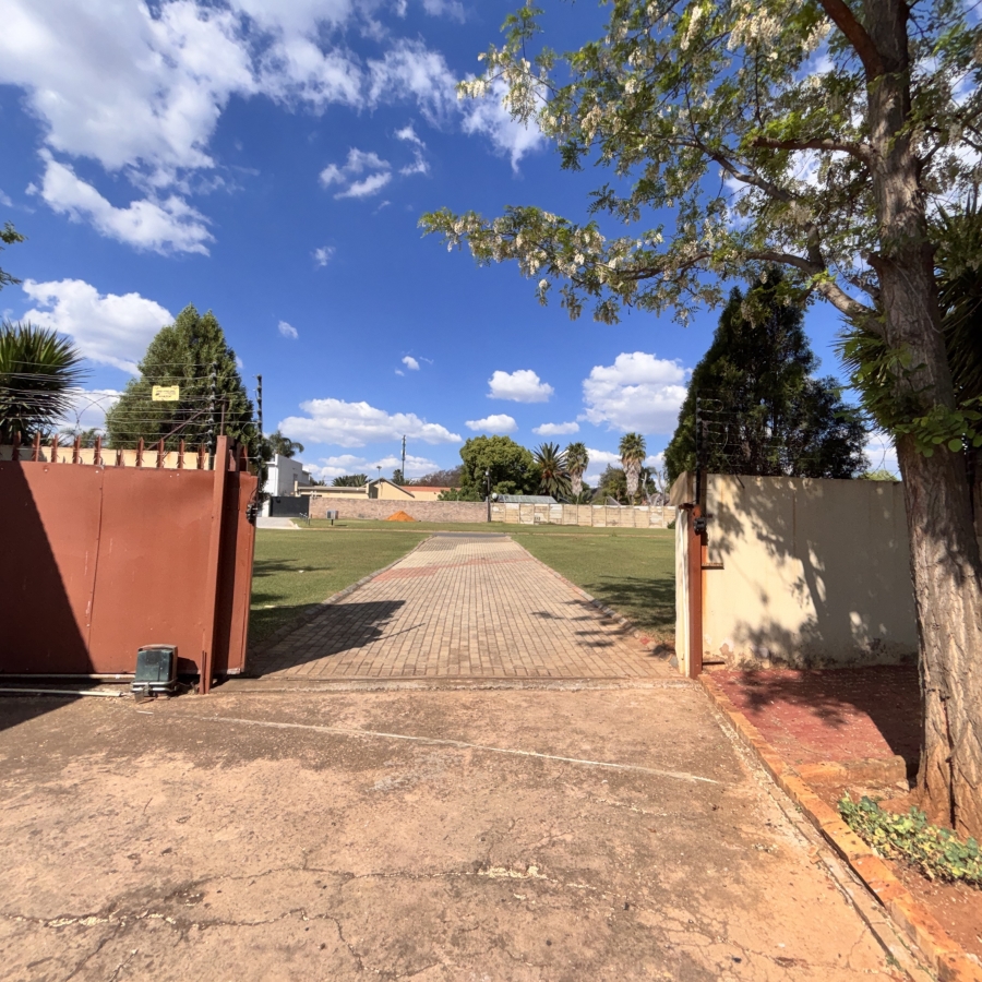 4 Bedroom Property for Sale in Greenhills Gauteng