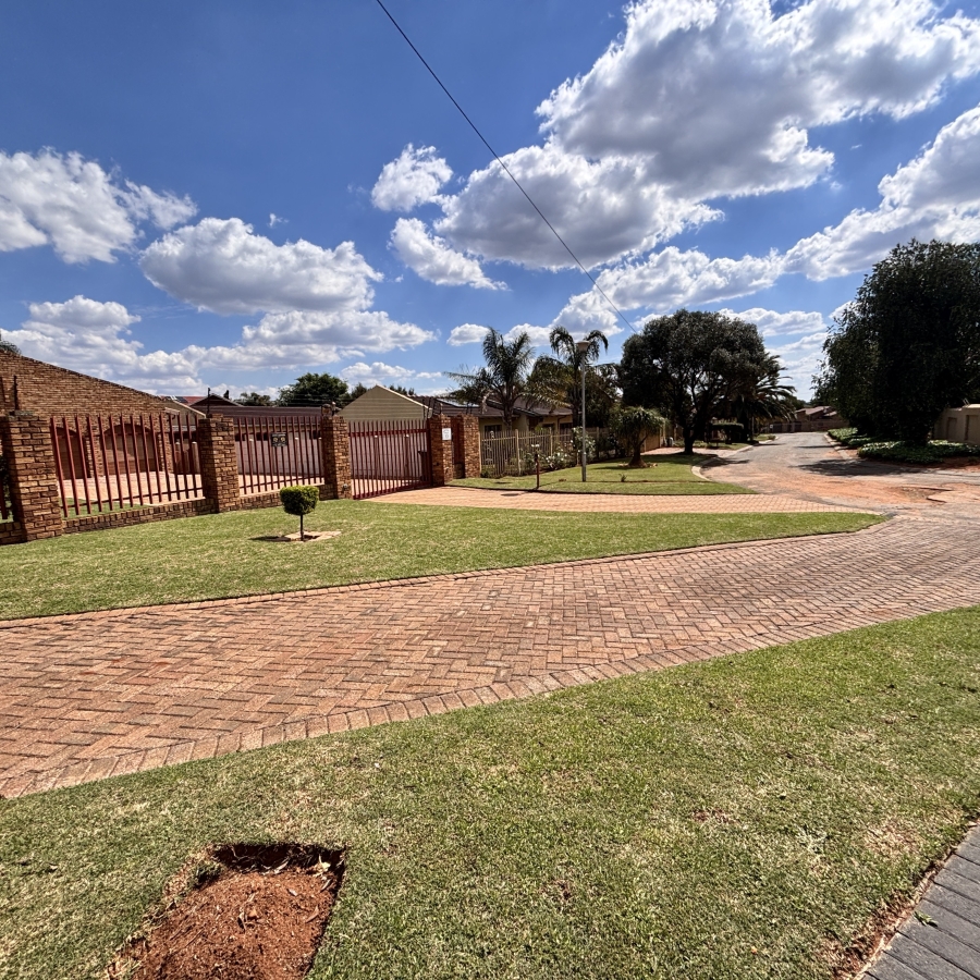 4 Bedroom Property for Sale in Greenhills Gauteng
