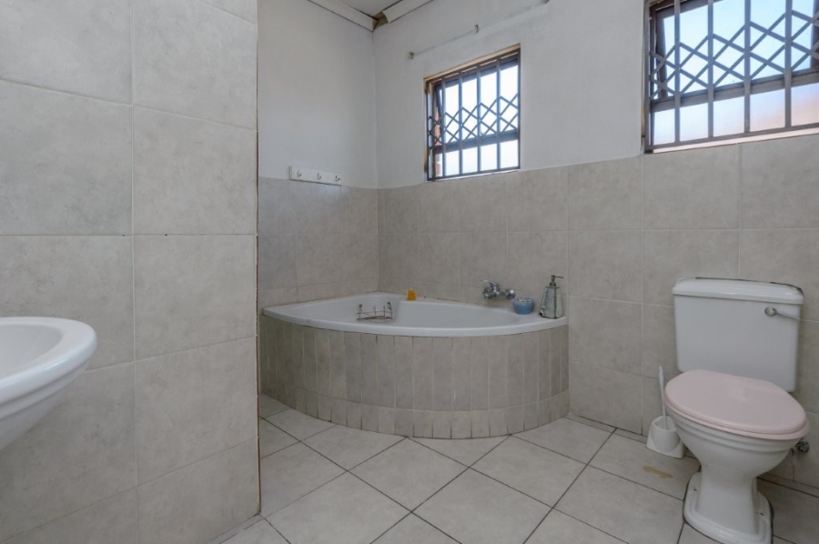 3 Bedroom Property for Sale in Windmill Park Gauteng