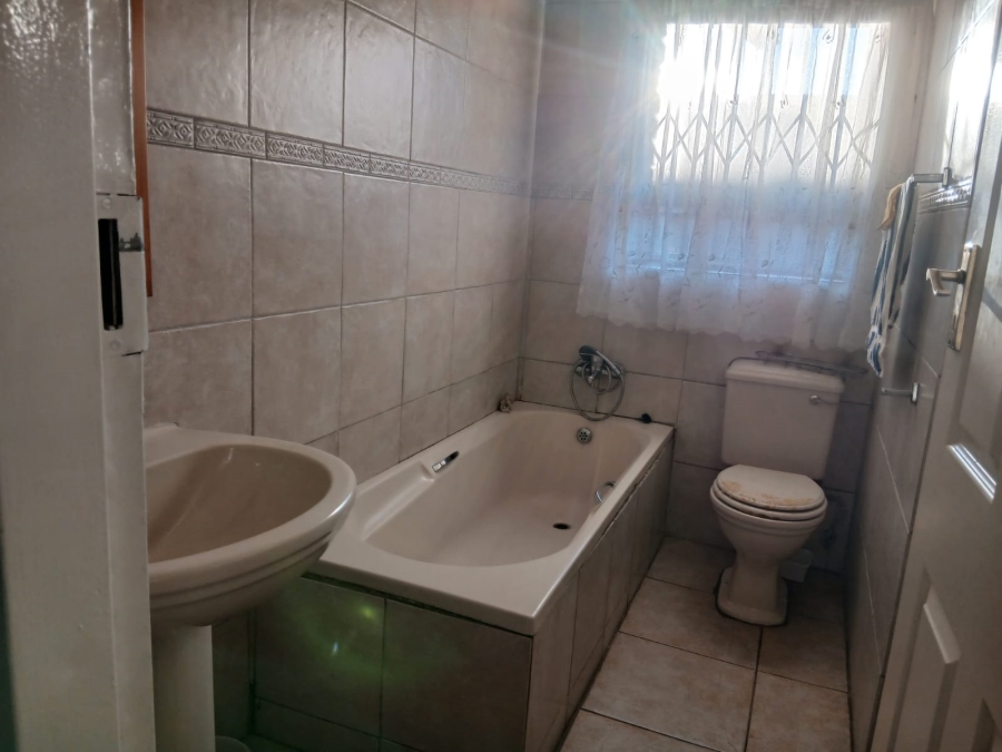 3 Bedroom Property for Sale in Windmill Park Gauteng