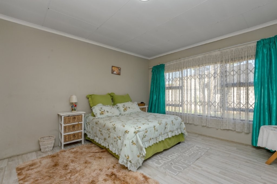 3 Bedroom Property for Sale in Windmill Park Gauteng
