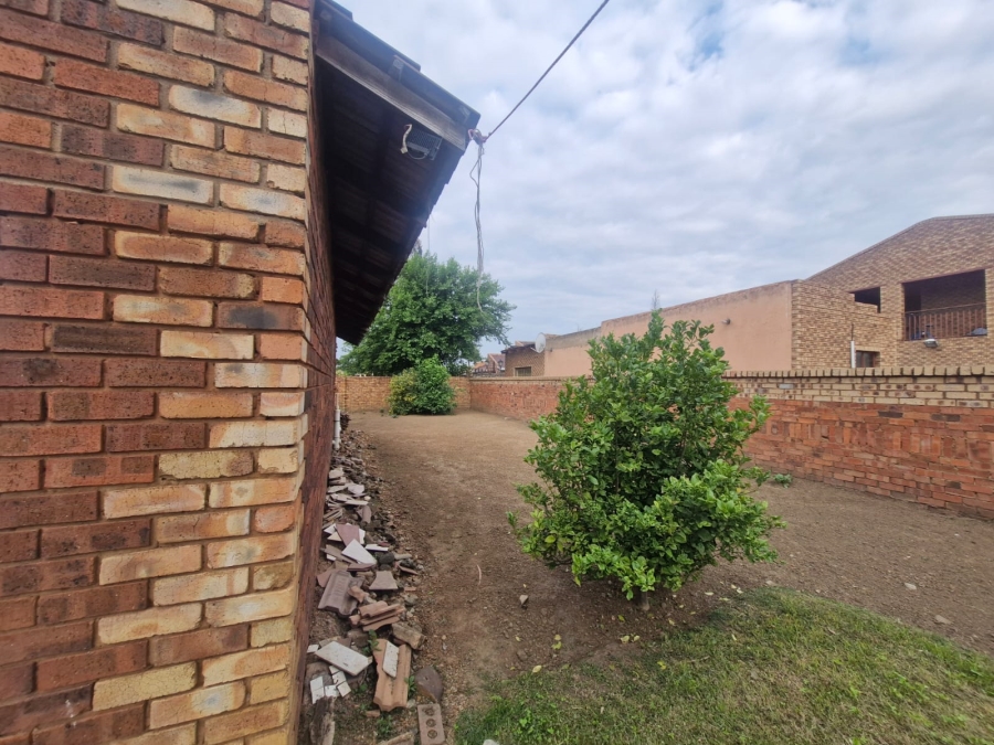 3 Bedroom Property for Sale in Windmill Park Gauteng