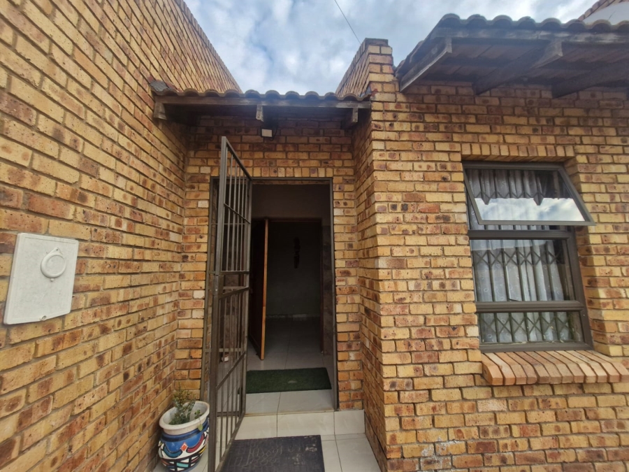 3 Bedroom Property for Sale in Windmill Park Gauteng