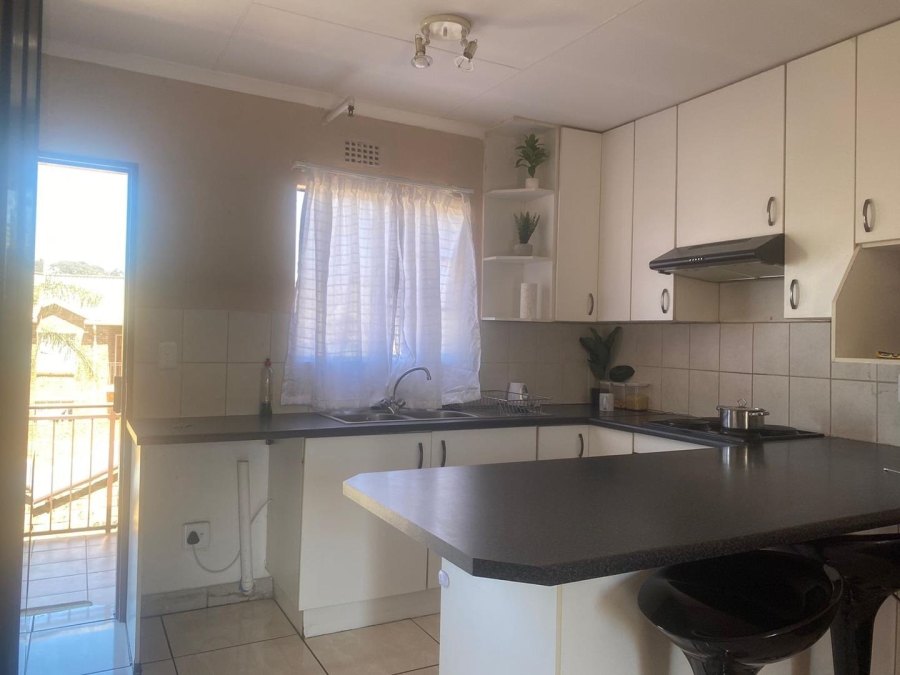 To Let 2 Bedroom Property for Rent in Chloorkop Gauteng