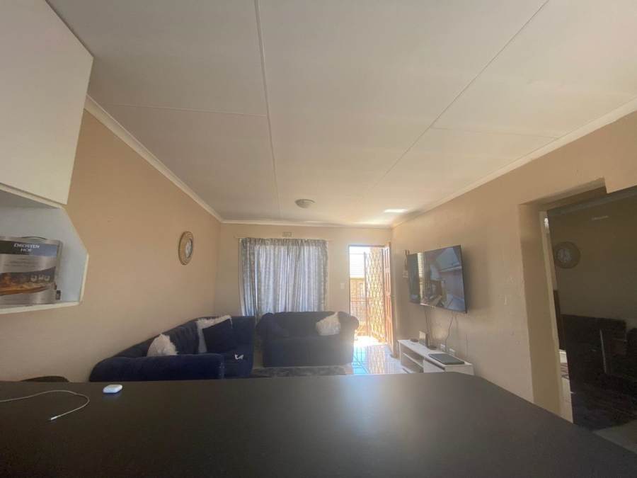 To Let 2 Bedroom Property for Rent in Chloorkop Gauteng