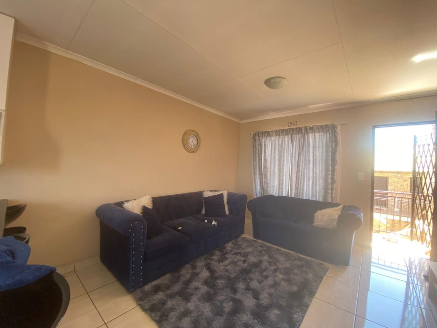 To Let 2 Bedroom Property for Rent in Chloorkop Gauteng