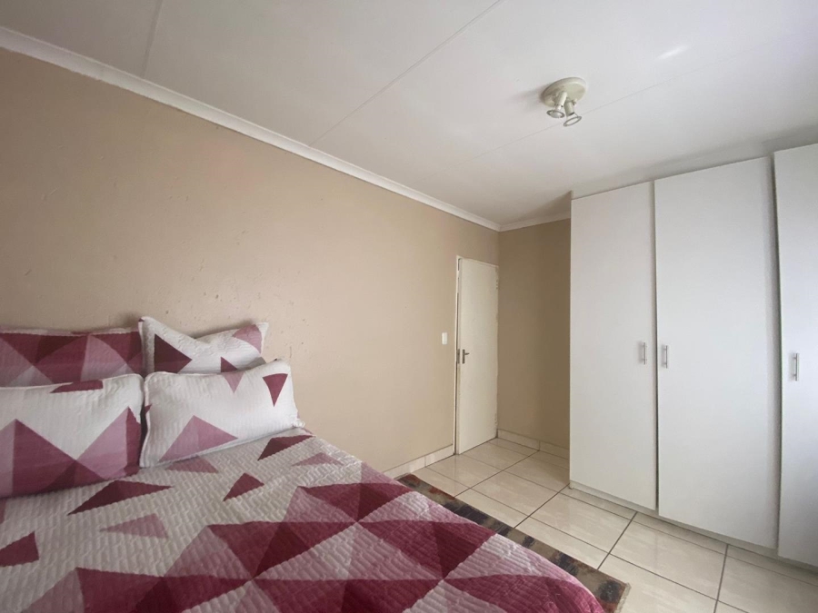 To Let 2 Bedroom Property for Rent in Chloorkop Gauteng