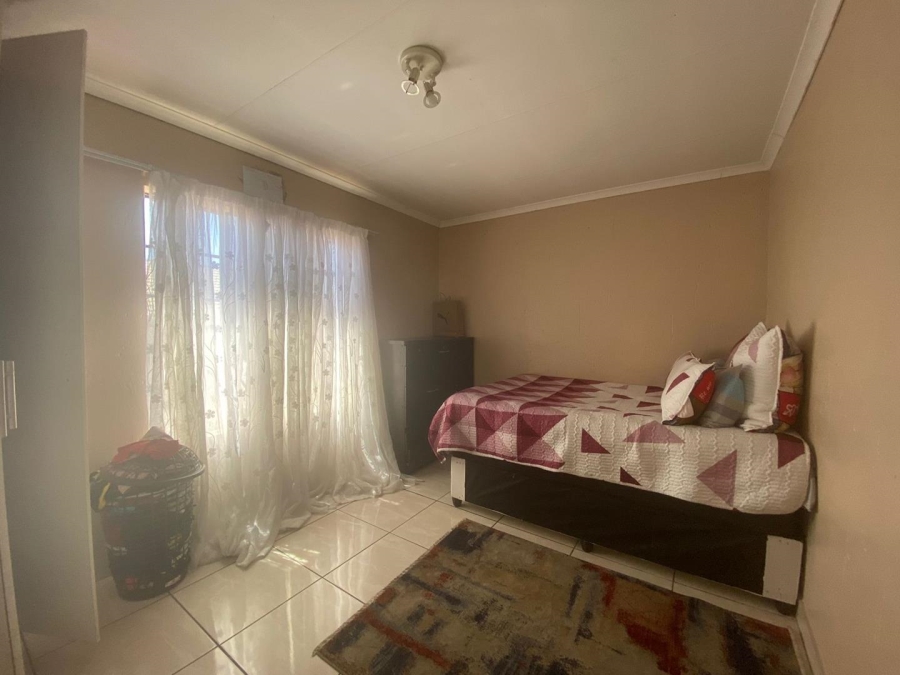 To Let 2 Bedroom Property for Rent in Chloorkop Gauteng