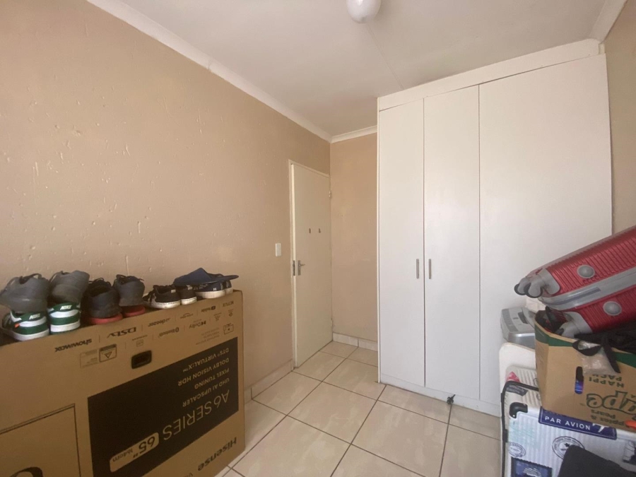 To Let 2 Bedroom Property for Rent in Chloorkop Gauteng