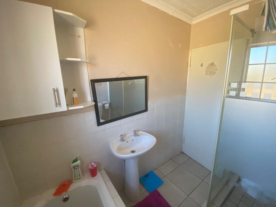 To Let 2 Bedroom Property for Rent in Chloorkop Gauteng