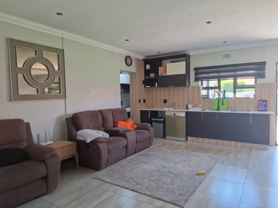 4 Bedroom Property for Sale in Mackenzie Park Gauteng