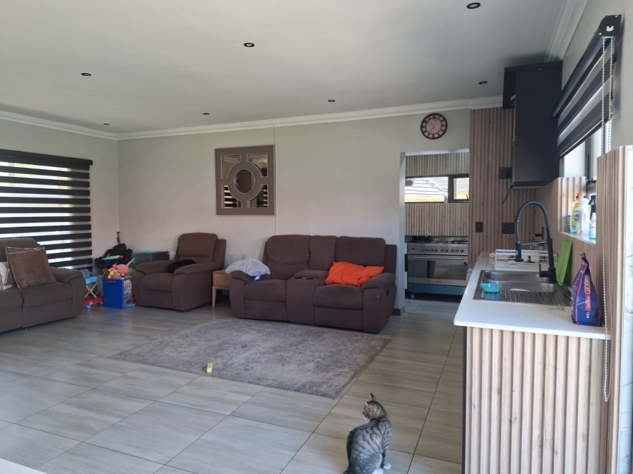 4 Bedroom Property for Sale in Mackenzie Park Gauteng