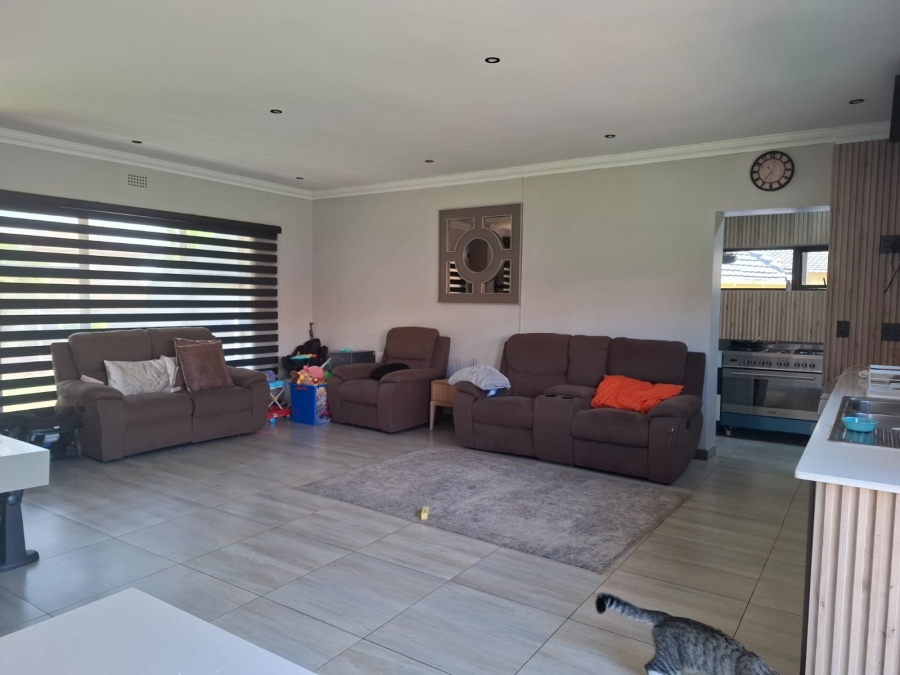 4 Bedroom Property for Sale in Mackenzie Park Gauteng