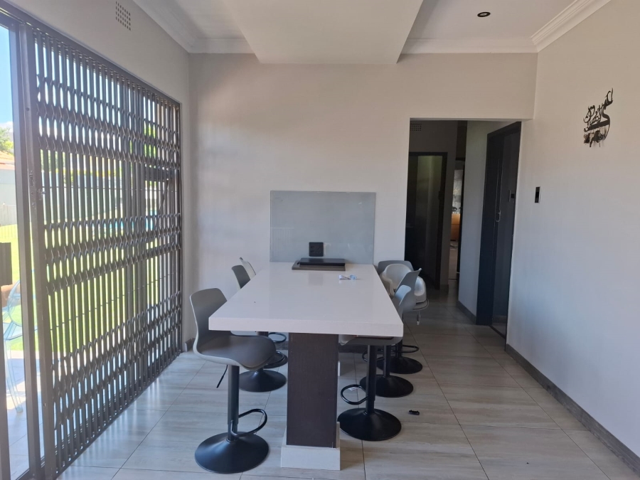 4 Bedroom Property for Sale in Mackenzie Park Gauteng