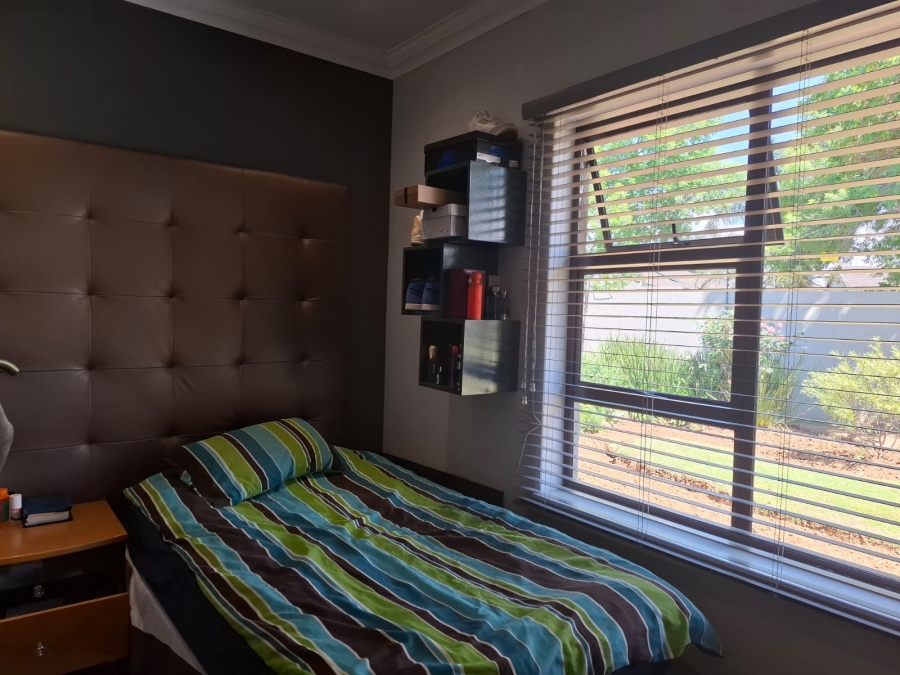 4 Bedroom Property for Sale in Mackenzie Park Gauteng