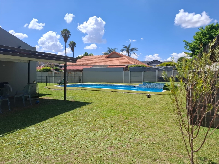 4 Bedroom Property for Sale in Mackenzie Park Gauteng