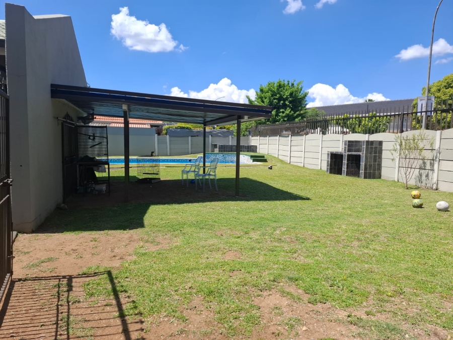 4 Bedroom Property for Sale in Mackenzie Park Gauteng