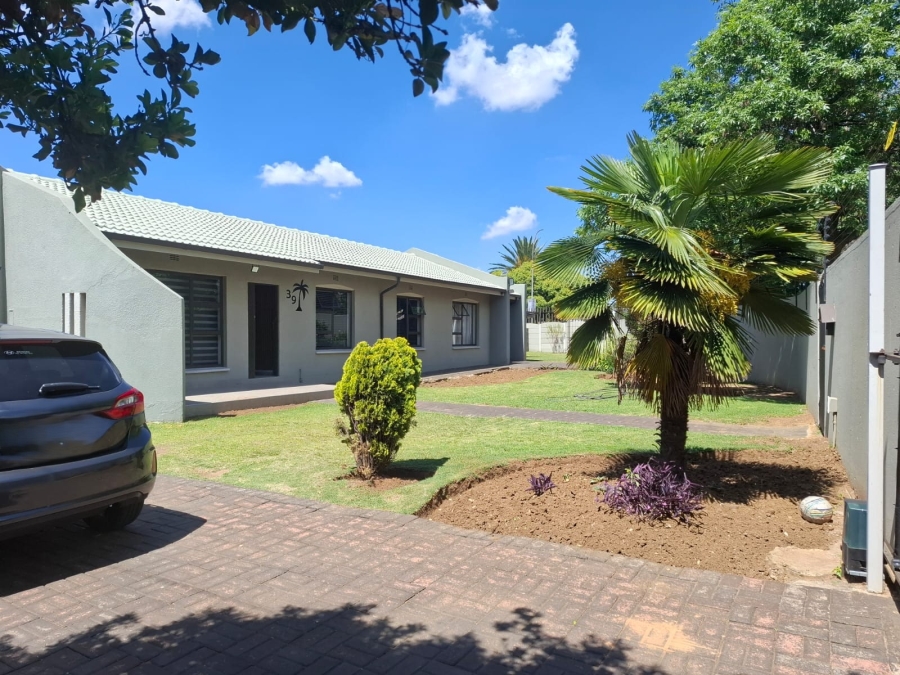 4 Bedroom Property for Sale in Mackenzie Park Gauteng