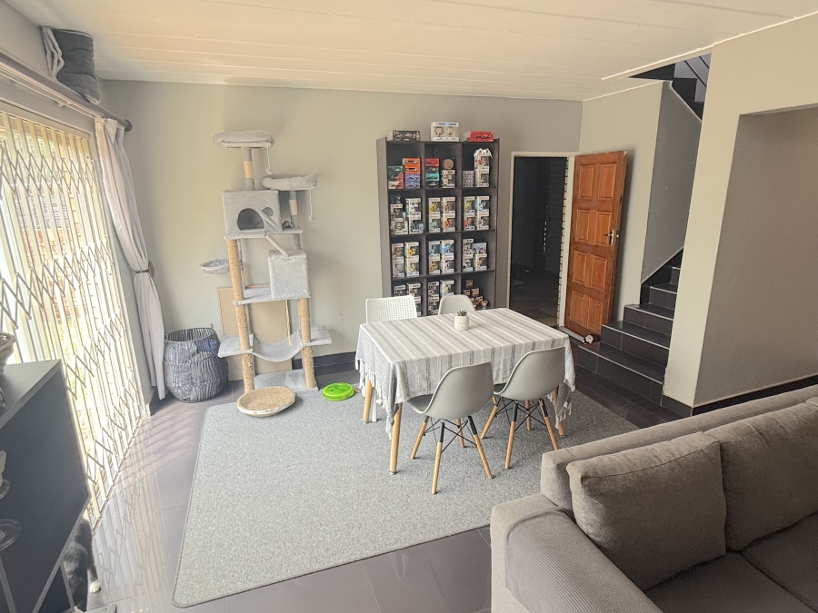 To Let 3 Bedroom Property for Rent in Allens Nek Gauteng