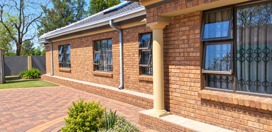 3 Bedroom Property for Sale in Crystal Park Gauteng