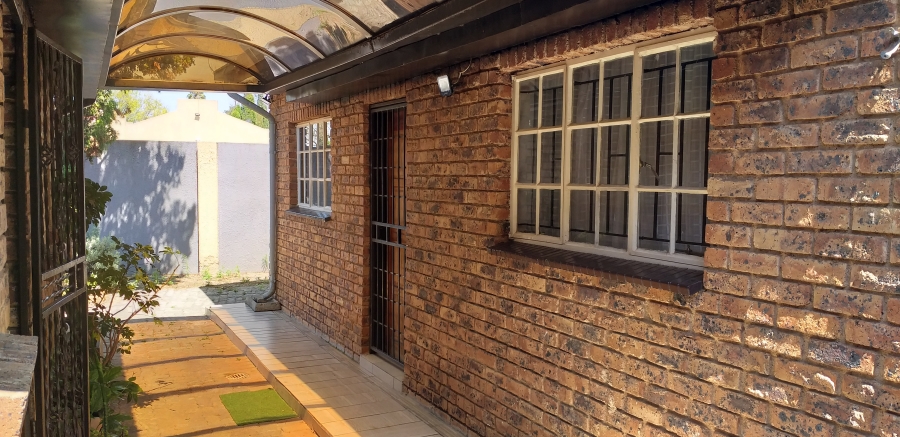 3 Bedroom Property for Sale in Crystal Park Gauteng