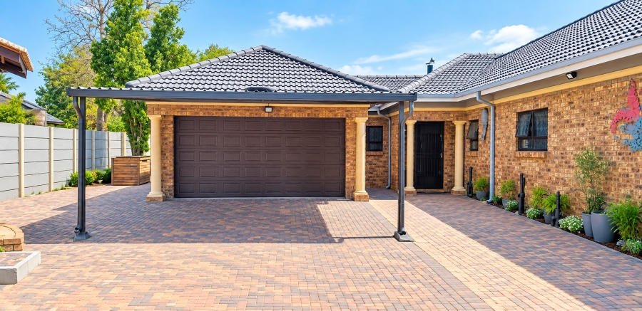3 Bedroom Property for Sale in Crystal Park Gauteng