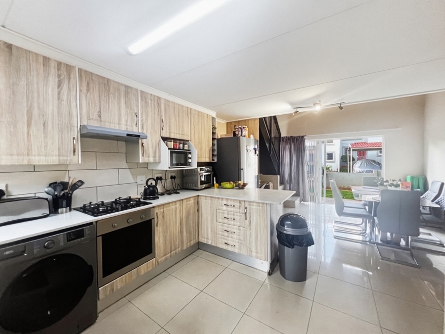 To Let 2 Bedroom Property for Rent in Sunninghill Gauteng