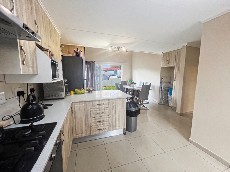 To Let 2 Bedroom Property for Rent in Sunninghill Gauteng