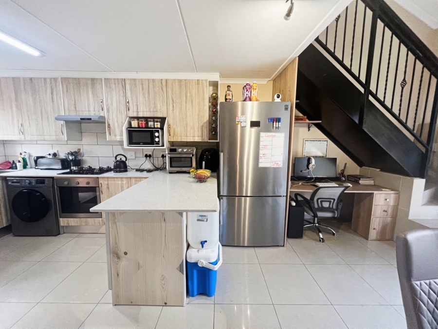 To Let 2 Bedroom Property for Rent in Sunninghill Gauteng
