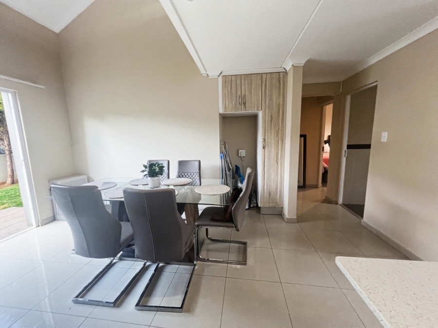 To Let 2 Bedroom Property for Rent in Sunninghill Gauteng