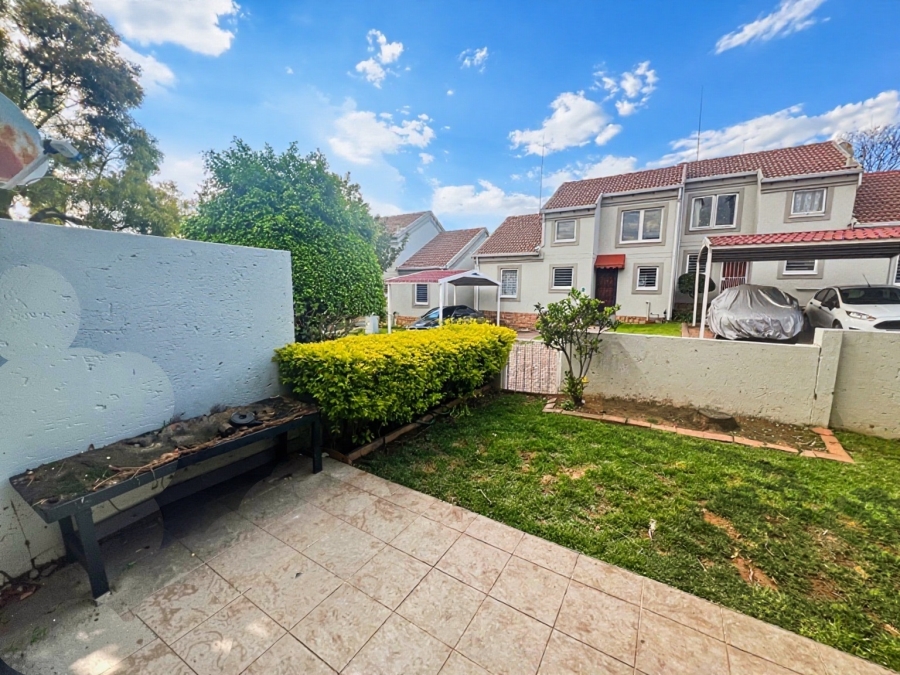 To Let 2 Bedroom Property for Rent in Sunninghill Gauteng