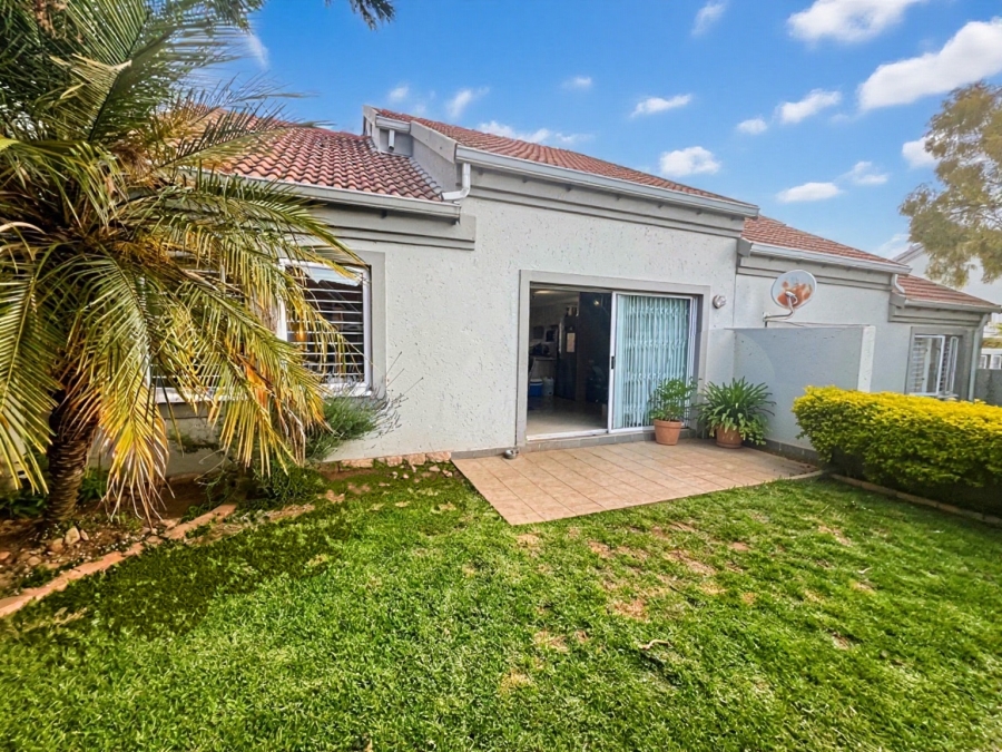 To Let 2 Bedroom Property for Rent in Sunninghill Gauteng